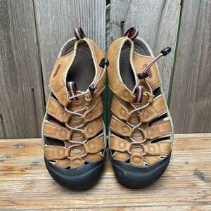 KEEN Newport Tan Leather Sandals Womens 10 Hiking Shoe Pink Trim